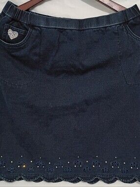 Dream Jeannes Quacker Factory Dark Blue Skort with Rhinestone Accent Size M